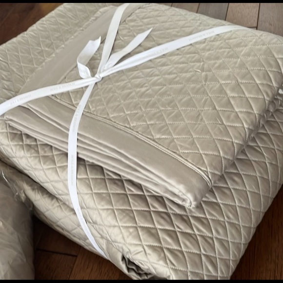 BOLL& BRANCH PEWTER SET KING - Picture 3 of 4